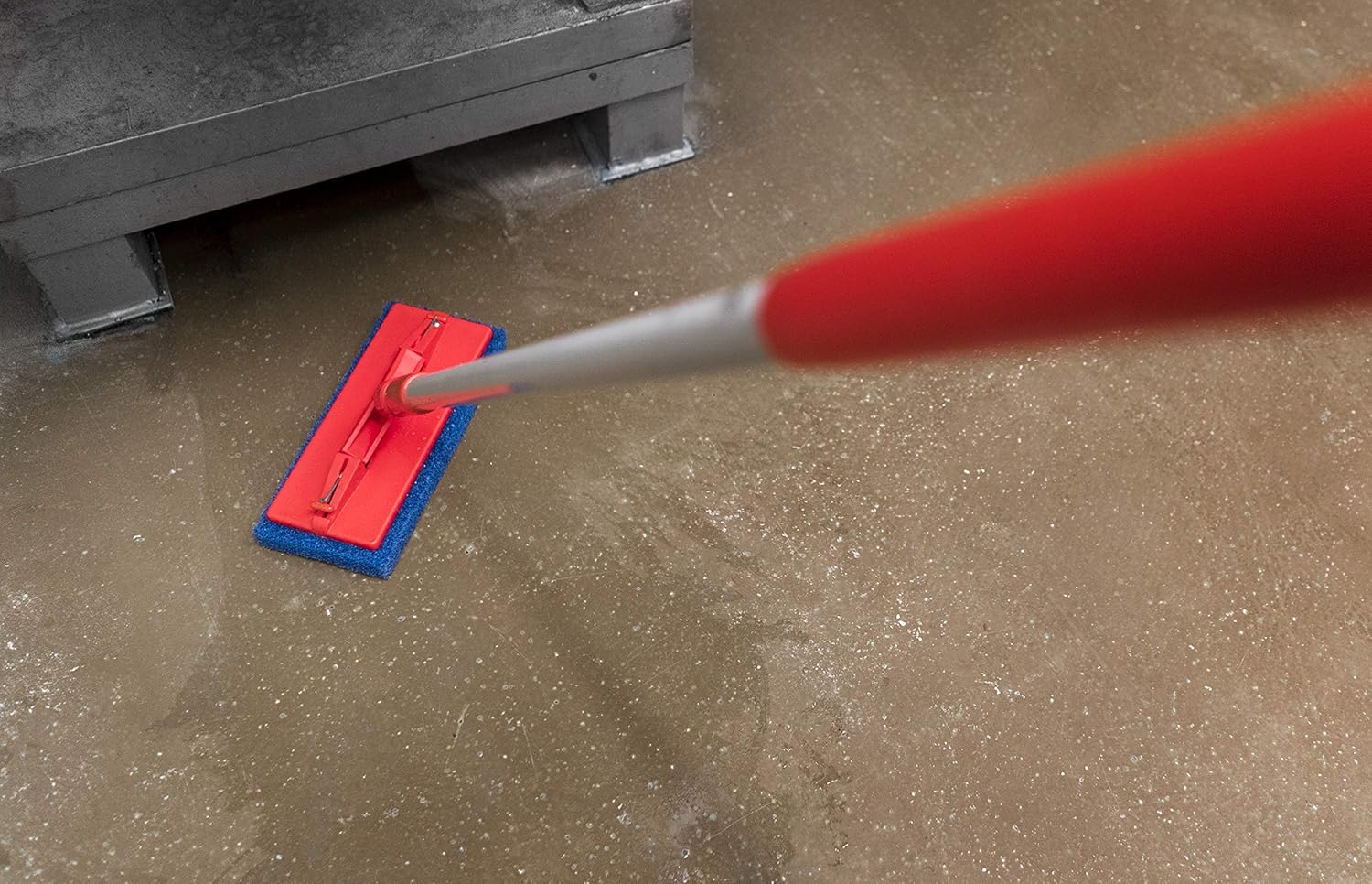 Vikan 55004 Pad Holder 9 x 37 Red PPSS